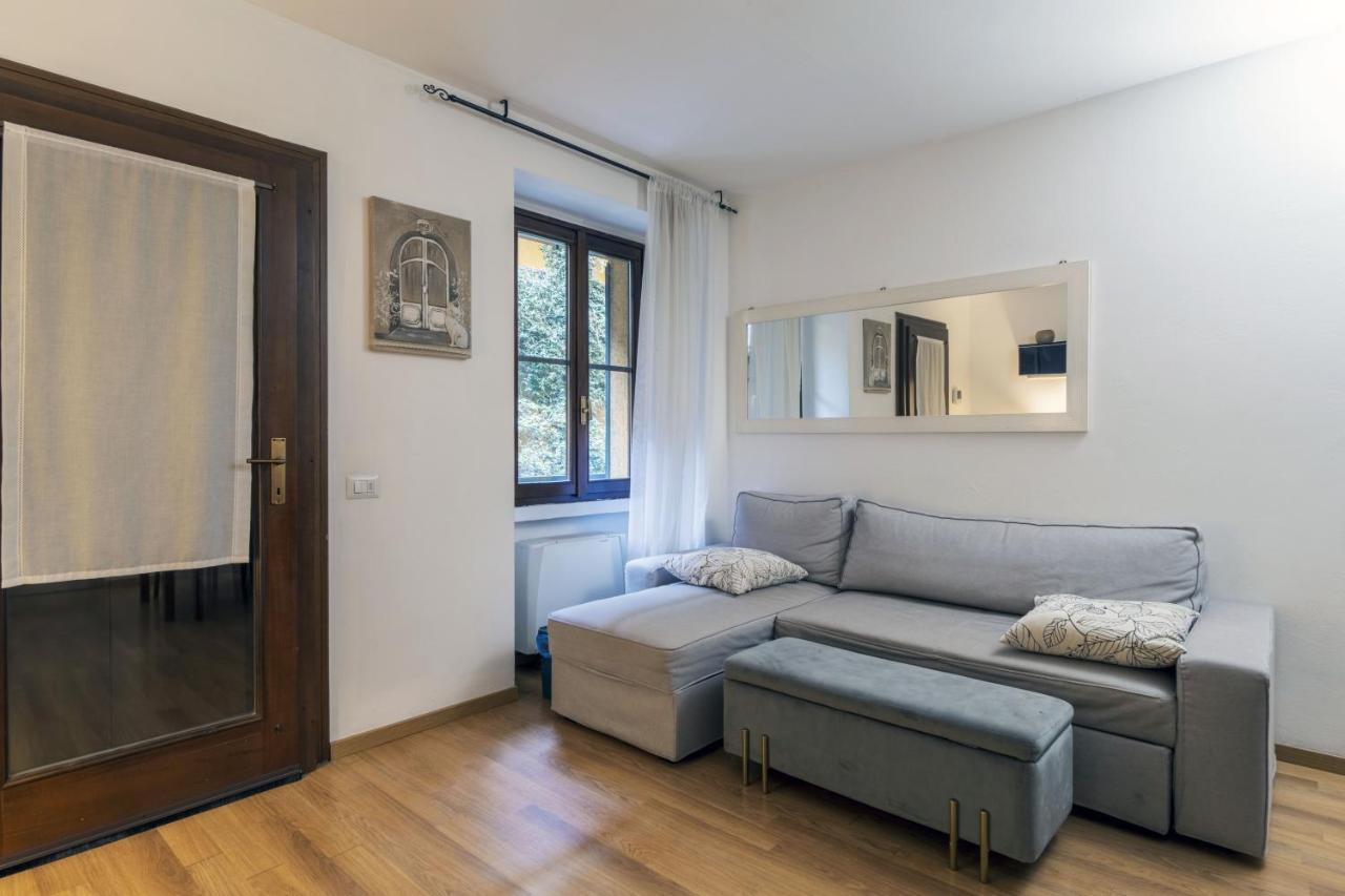 Cozy & Comfy Apt In Navigli Area Милано Екстериор снимка