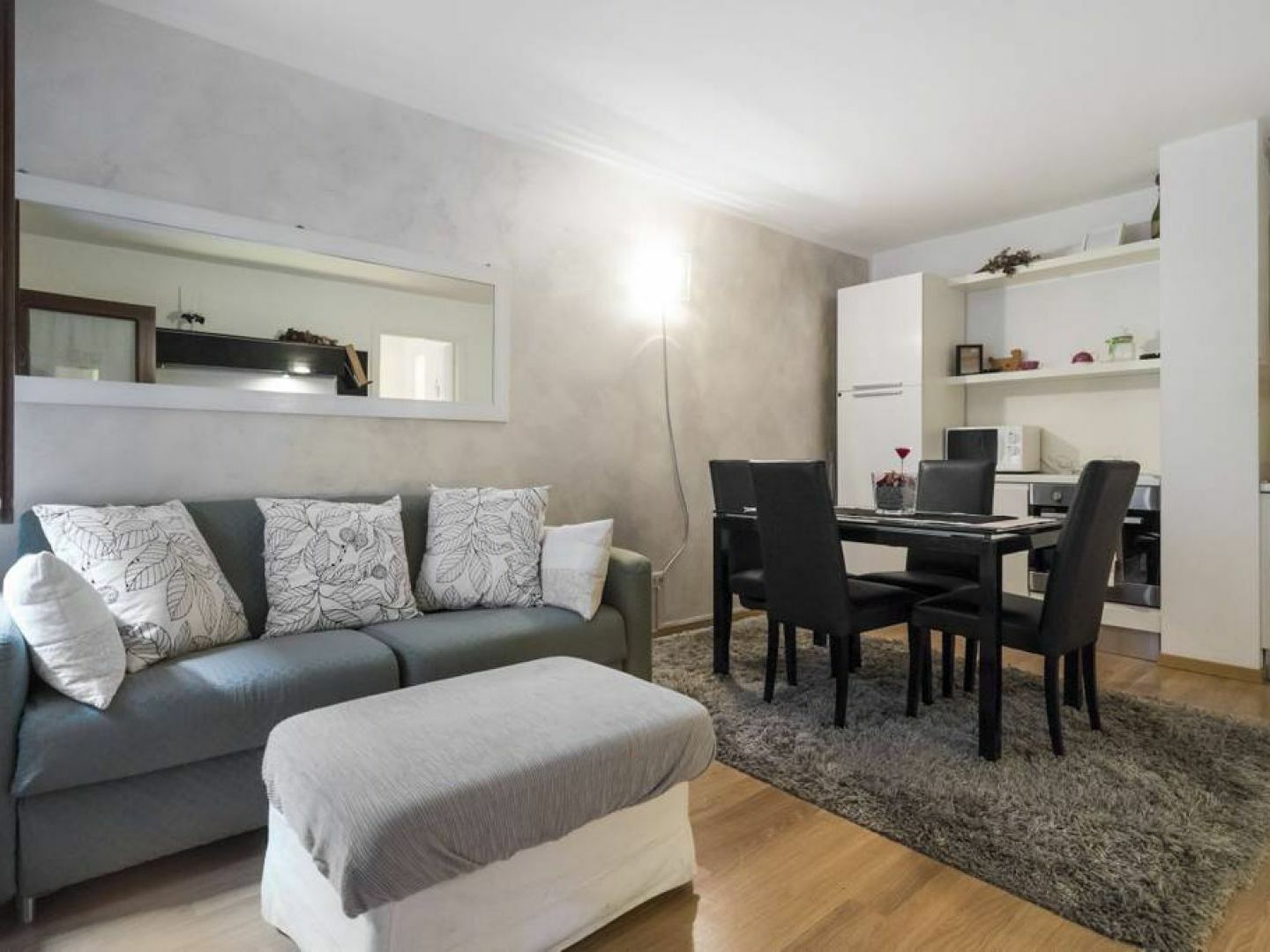 Cozy & Comfy Apt In Navigli Area Милано Екстериор снимка