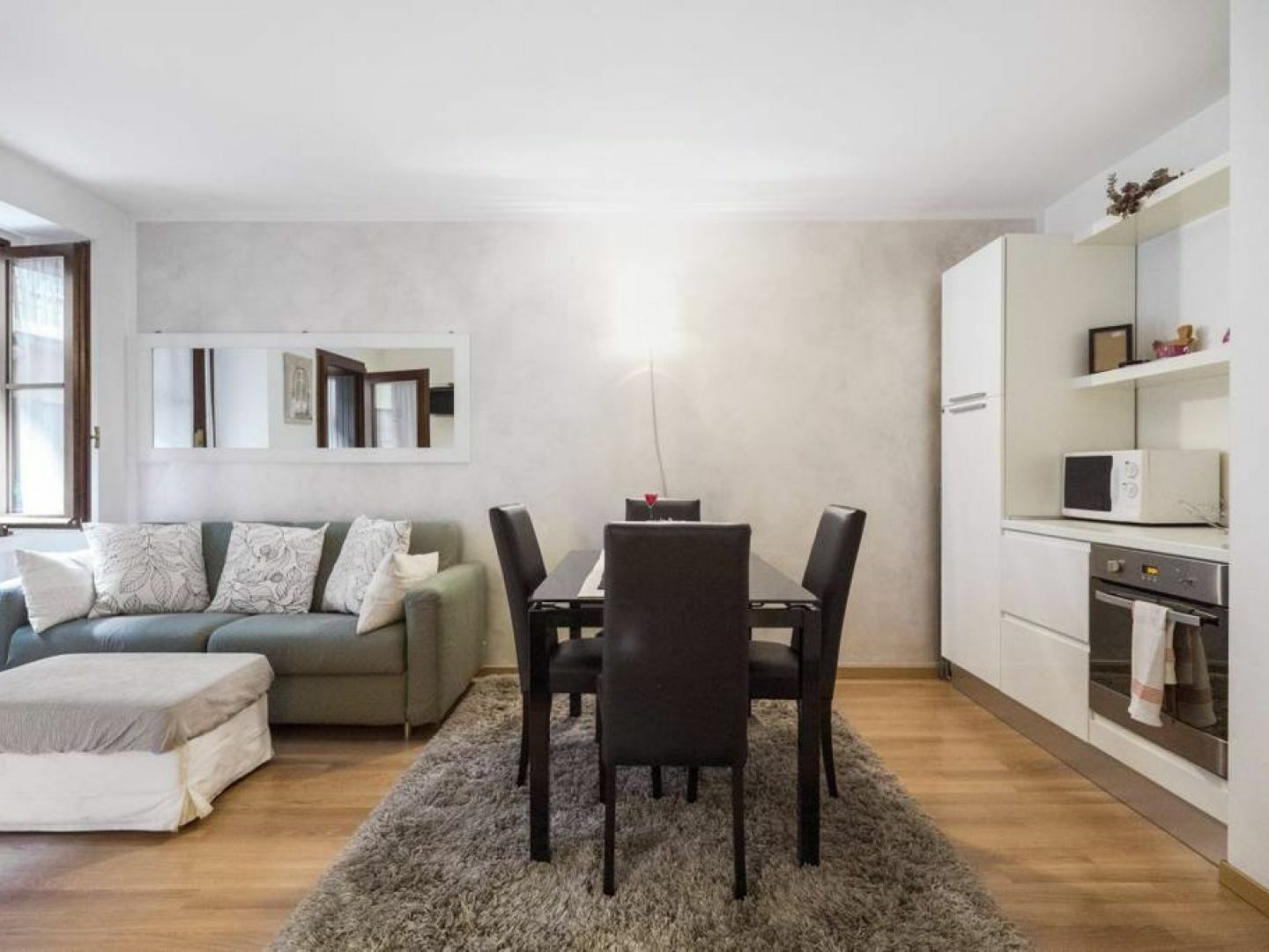 Cozy & Comfy Apt In Navigli Area Милано Екстериор снимка